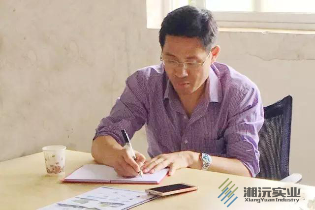 常德湘沅實業(yè)有限公司,常德垂直垃圾壓縮站,地埋式垃圾壓縮站,電動人力斗車,電動三輪高壓清運車,電動助力拉車 常德湘沅實業(yè)有限公司,常德垂直垃圾壓縮站,地埋式垃圾壓縮站,電動人力斗車,電動三輪高壓清運車,電動助力拉車